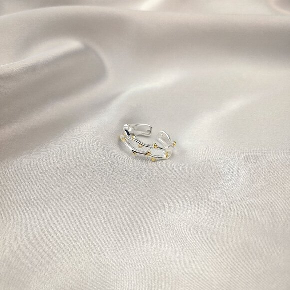 Gold and Silver Wreath Ring - Picture 4 of 4